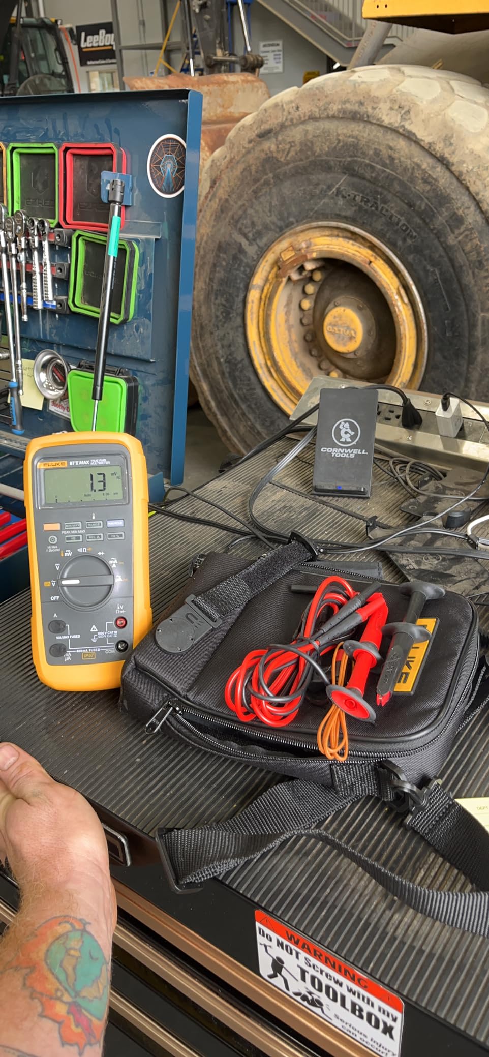 Fluke 87V MAX/E2 KIT True-rms Digital Multimeter Combo Kit customer photo 2