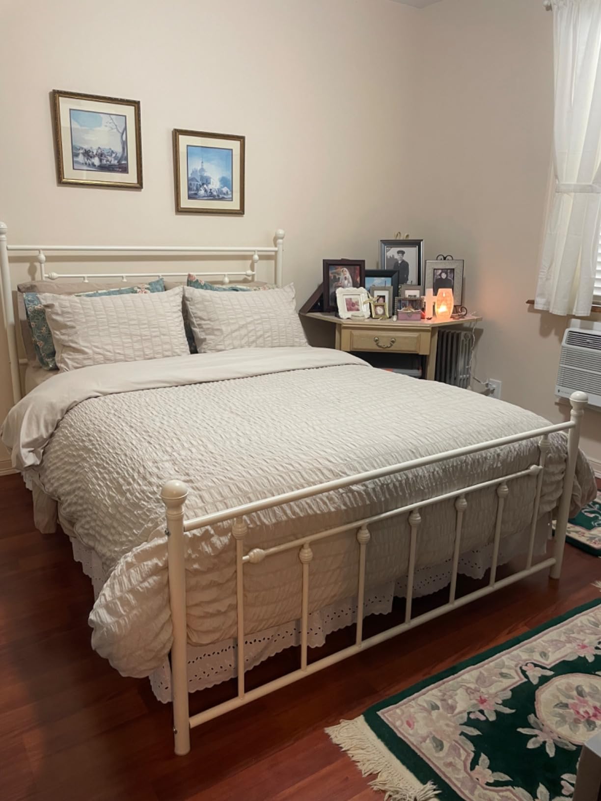 AveLom White Duvet Cover Twin Size, Textured Seersucker Duvet Cover Set, Soft Washed Microfiber with Zipper Closure and Corner Ties, 2 Pieces, 68