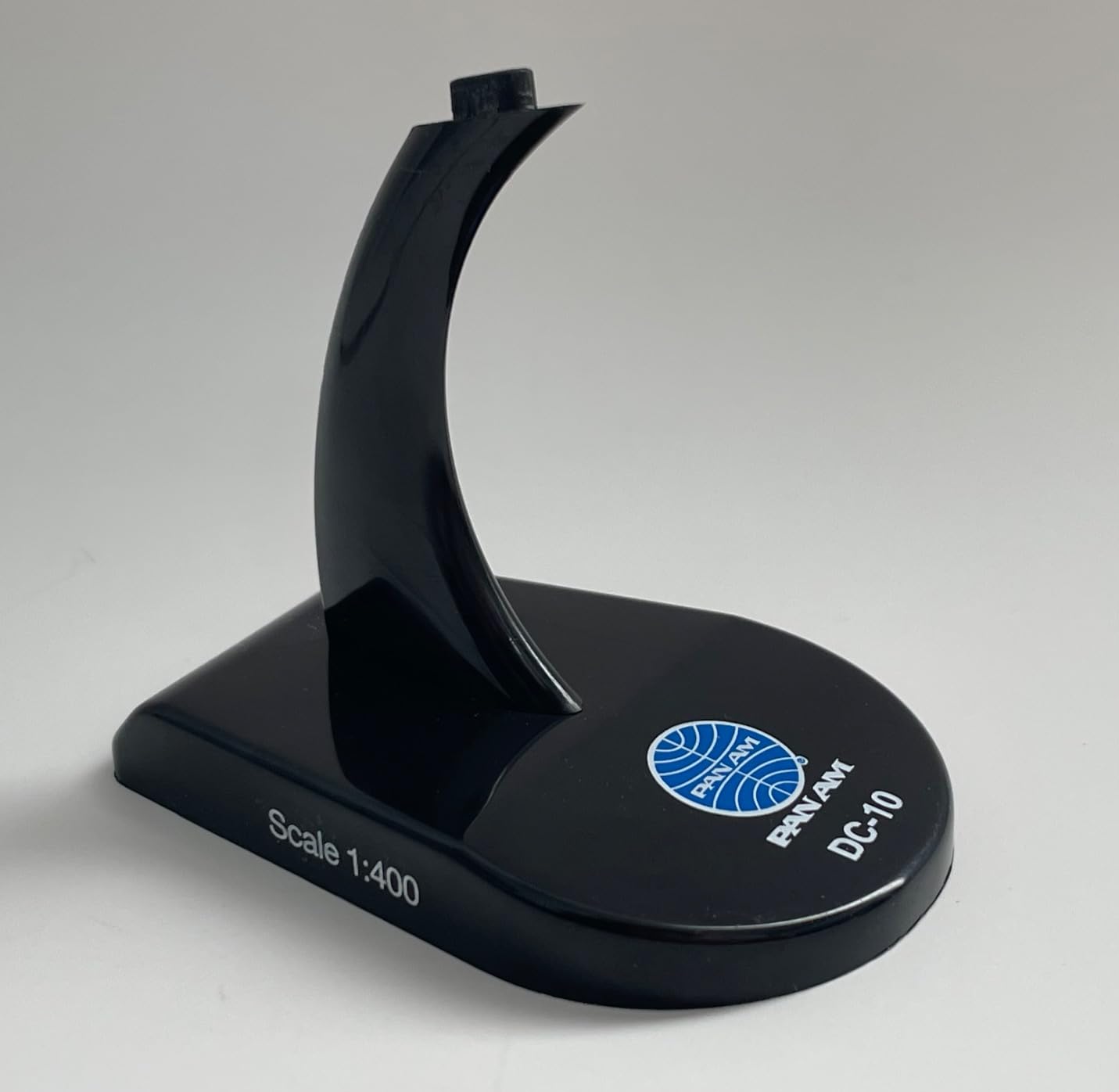 Pan Am DC-10 Model Airplane - 1:400 Scale Die-Cast Metal Collectible with Display Stand - Pan American World Airways Classic Livery - Detailed Desktop Aircraft Model Ages 14+ customer photo 1