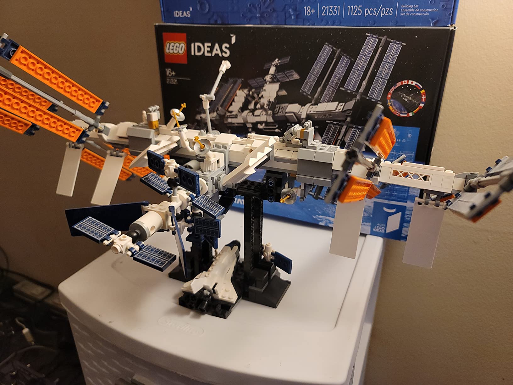 LEGO Ideas International Space Station 21321 Building Kit, Adult Set for Display, Makes a Great Birthday Present (864 Pieces) customer photo 2