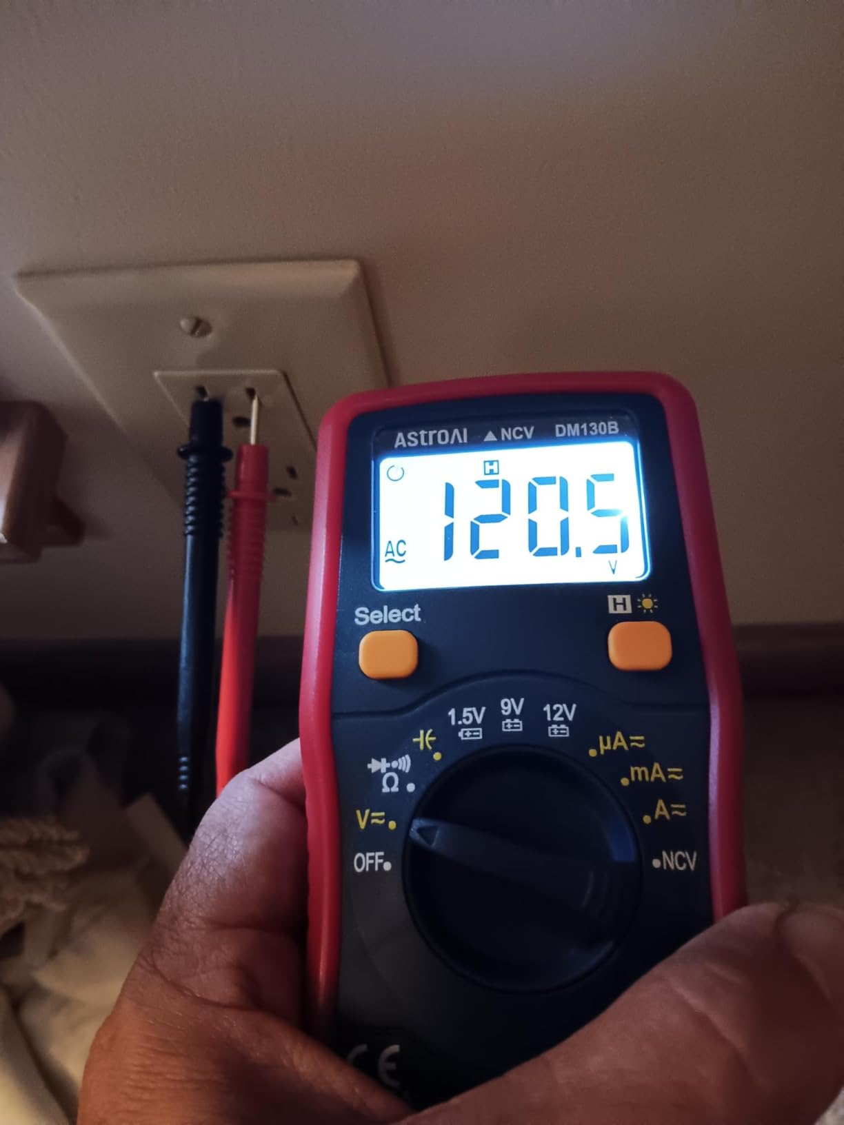 AstroAI DM130B Multimeter, 4000 Counts, Auto-Ranging, Capacitance Testing customer photo 1
