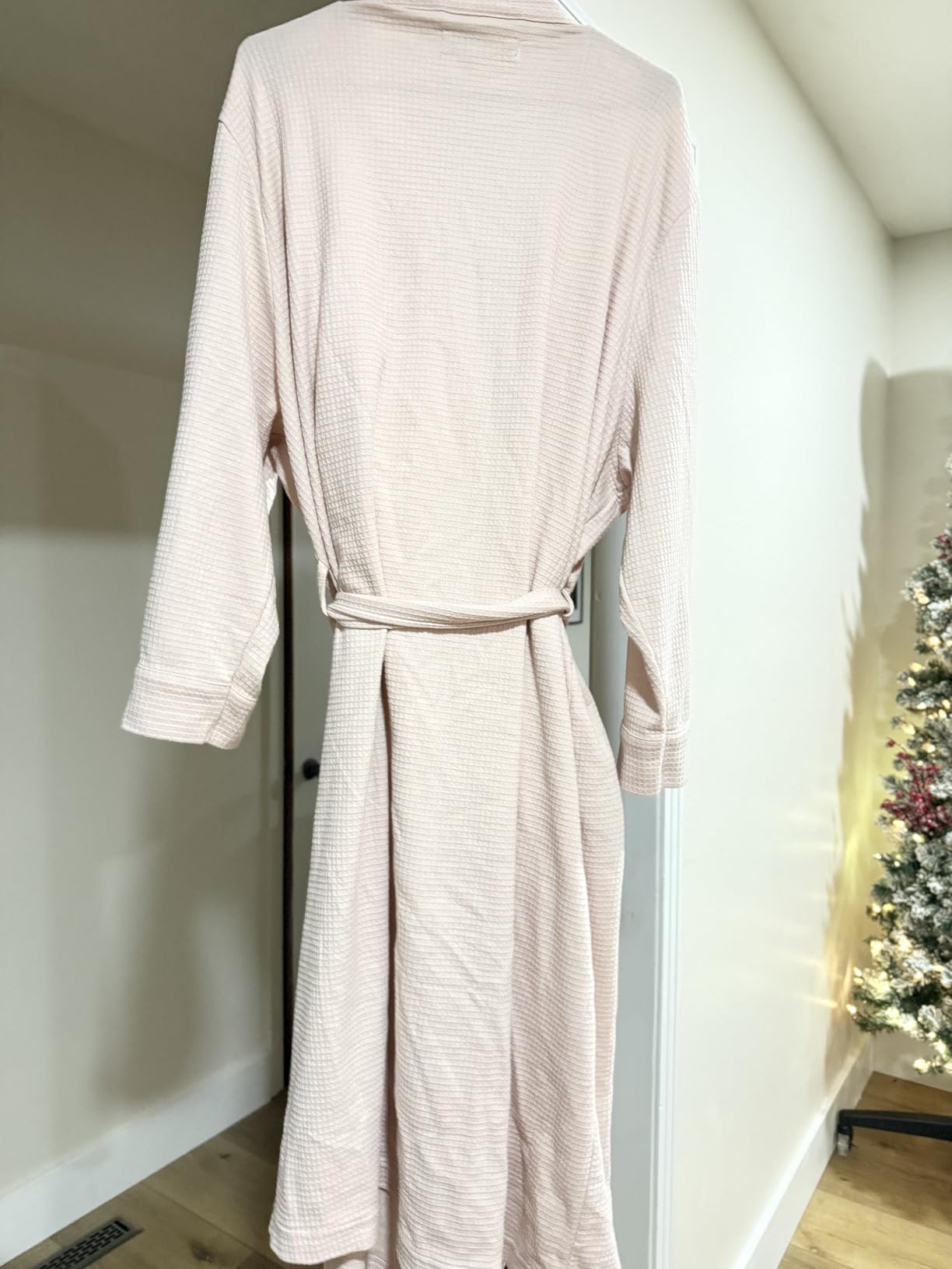 Amazon Essentials Women's Lightweight Waffle Full-Length Bath Robe (Available in Plus Size) customer photo 2