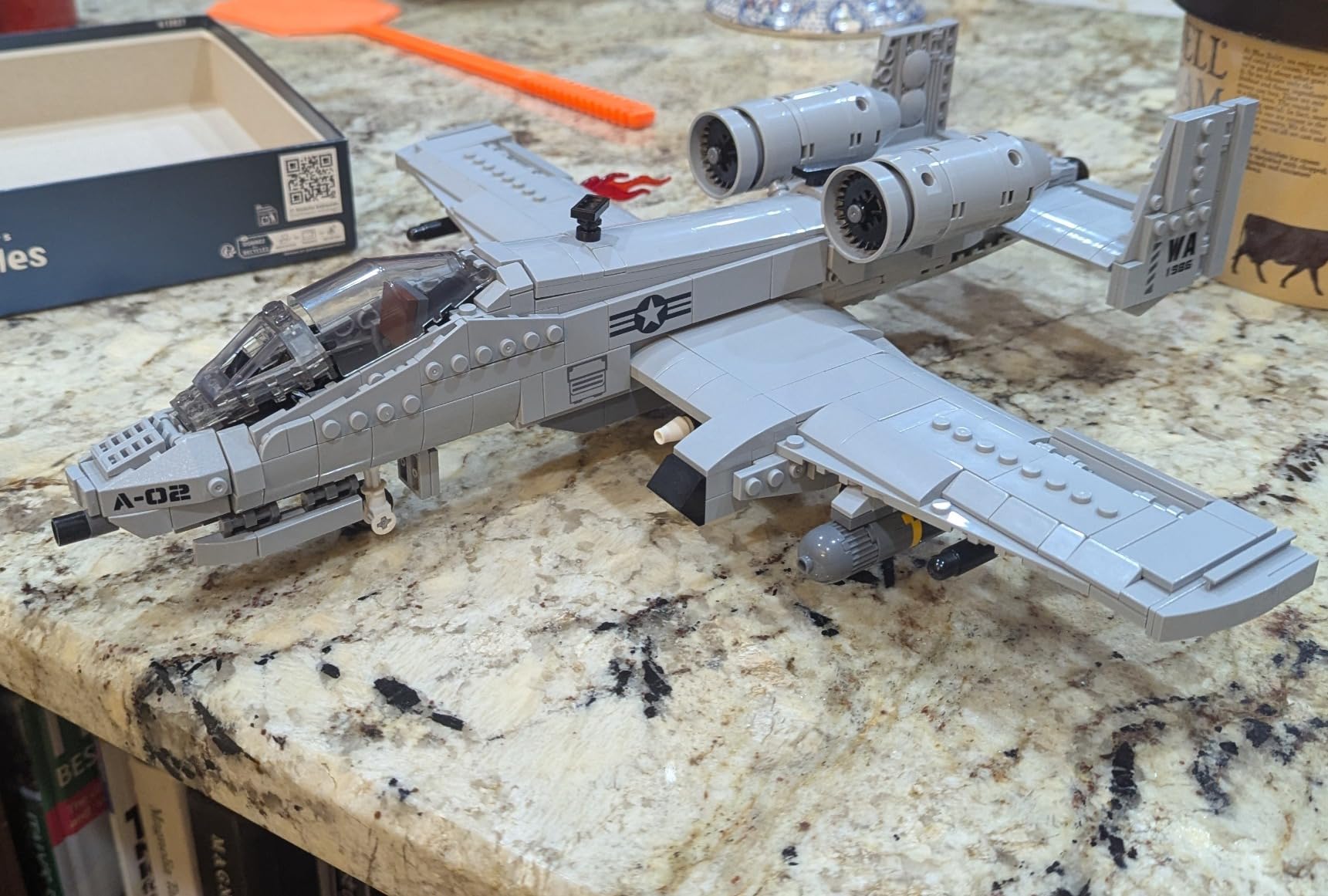 General Jim's A-10 Thunderbolt II Warthog Fighter Jet Building Blocks Set 931 Pieces (GJ-AA10) customer photo 2