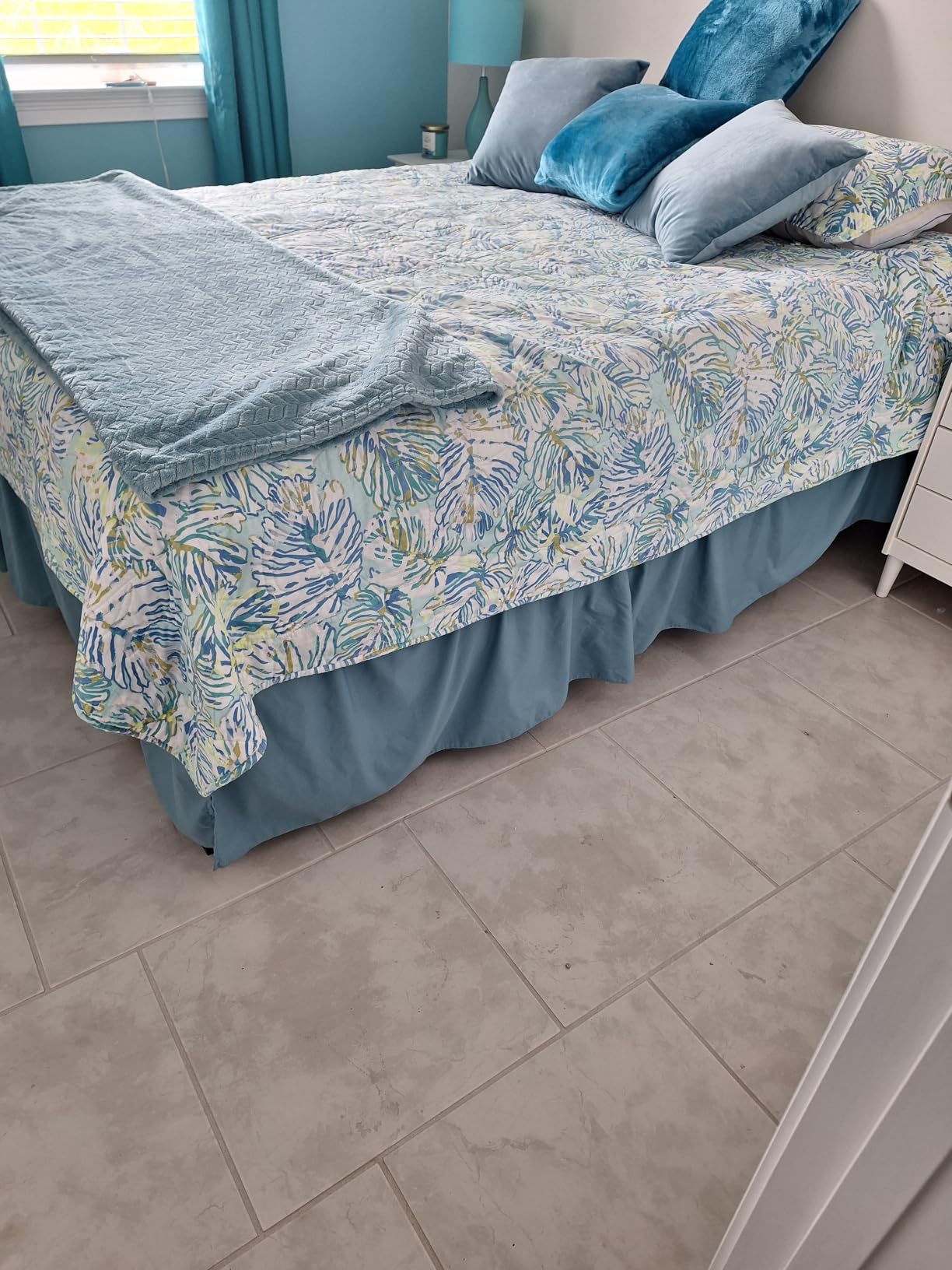 Bed Skirt Queen Size Ruffled Bed Skirt with Split Corners | 14 Inch Drop Dust Ruffle Bed Skirt with Platform, White customer photo 2