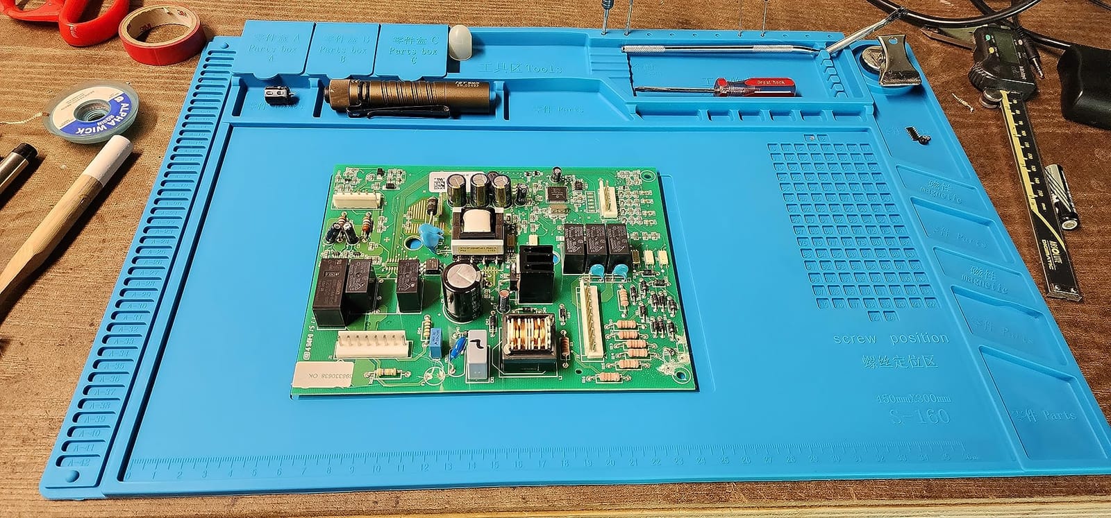 PAFOWO Silicone Soldering Mat for Electronic Repair, 17.7 X 11.8 in customer photo 2