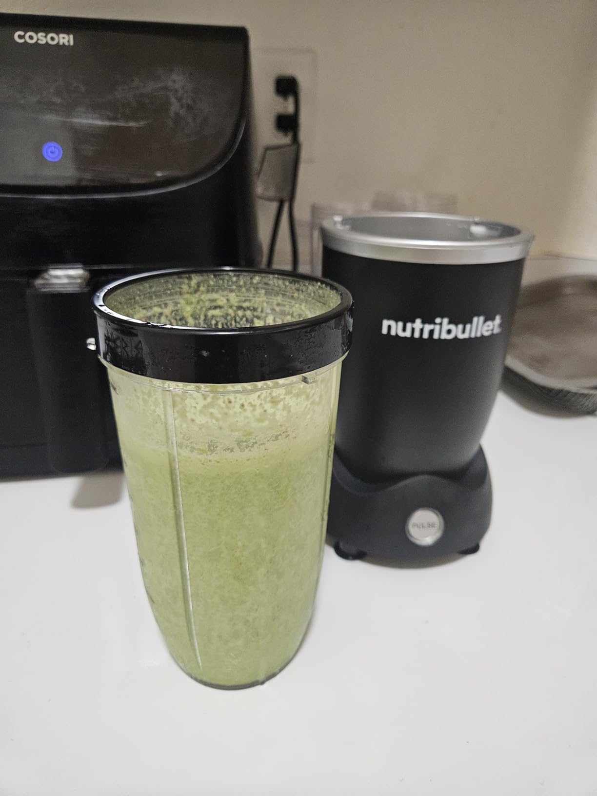 nutribullet Pro+ Personal Blender 1200W - Pulse Function, Auto Shut-Off, 32 oz & 24 oz To-Go Cups, Matte Black customer photo 2