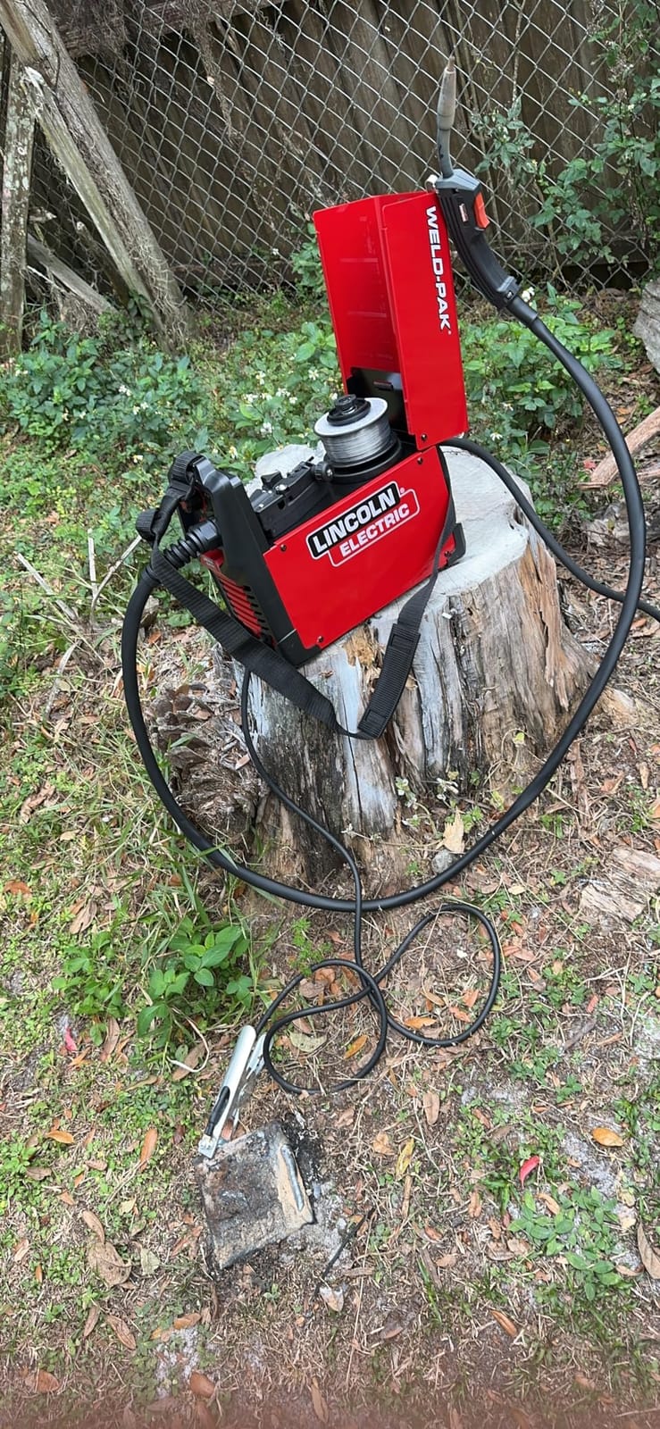 Lincoln Electric 90i FC Flux Core Wire Feed Weld-PAK Welder, 120V Welding Machine, Portable w/Shoulder Strap, Protective Metal Case, Best for Small Jobs, K5255-1 customer photo 1