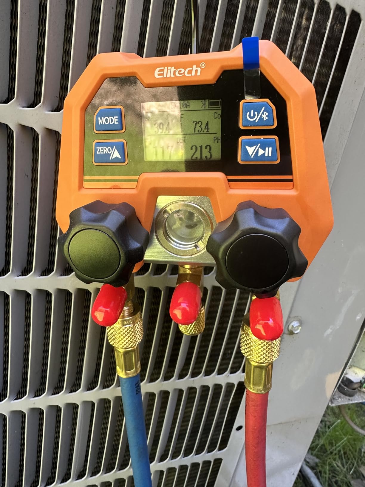 Elitech Digital Manifold Gauge DMG-4B, HVAC Refrigerant Gauge with Bluetooth - Supports R410A R134A R22, 140+ Refrigerants, PT Mode, +/-1% FS Accuracy, Bluetooth App, 800 psi Range customer photo 2