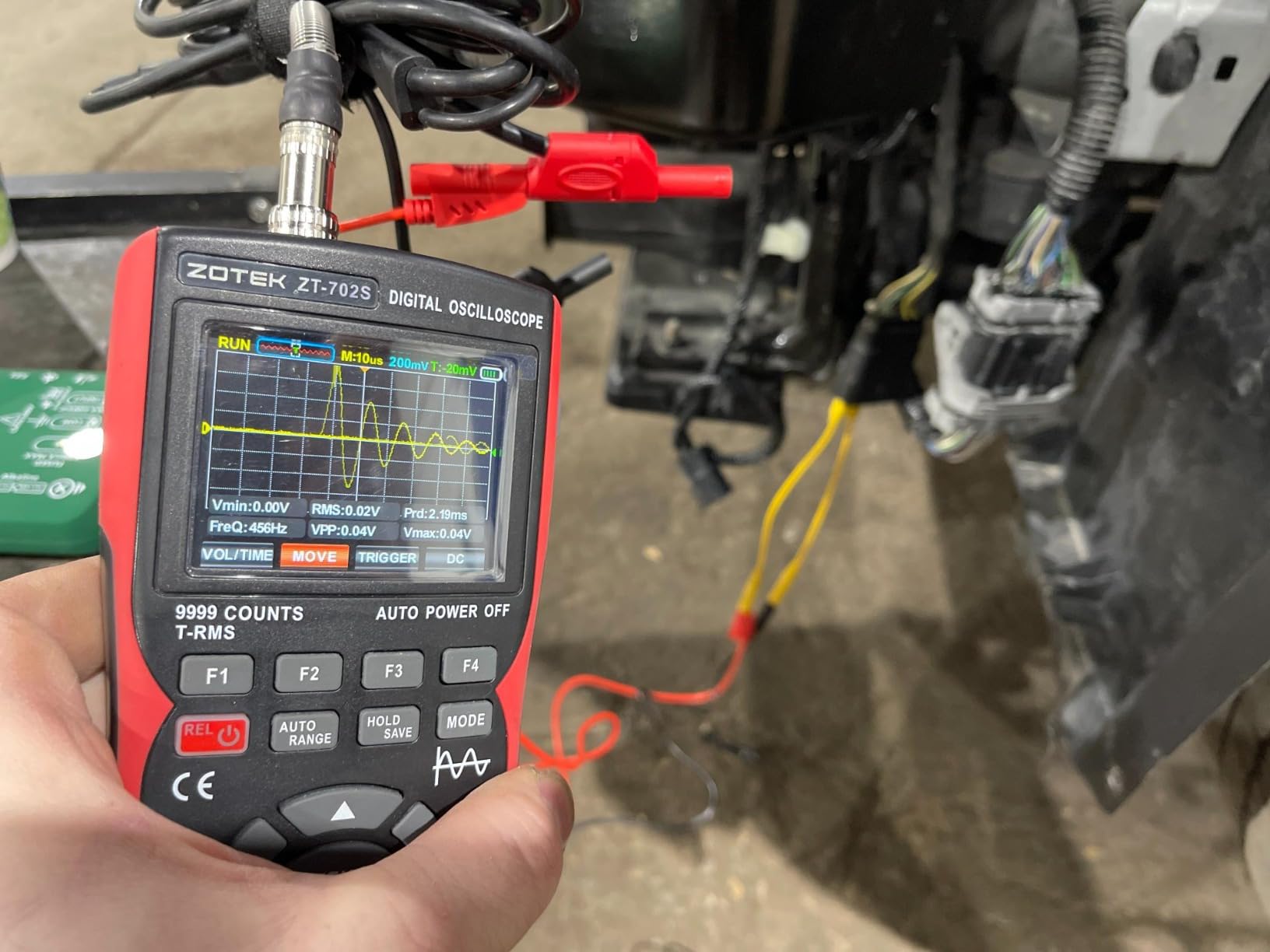 702S 2 in 1 Handheld Automotive Oscilloscope Multimeter - 10MHz Bandwidth 48MS/s Sampling Rate,Auto-Ranging 9999 Counts T-RMS Multimeter with Temperature Tester for Electronics Repair Test customer photo 2