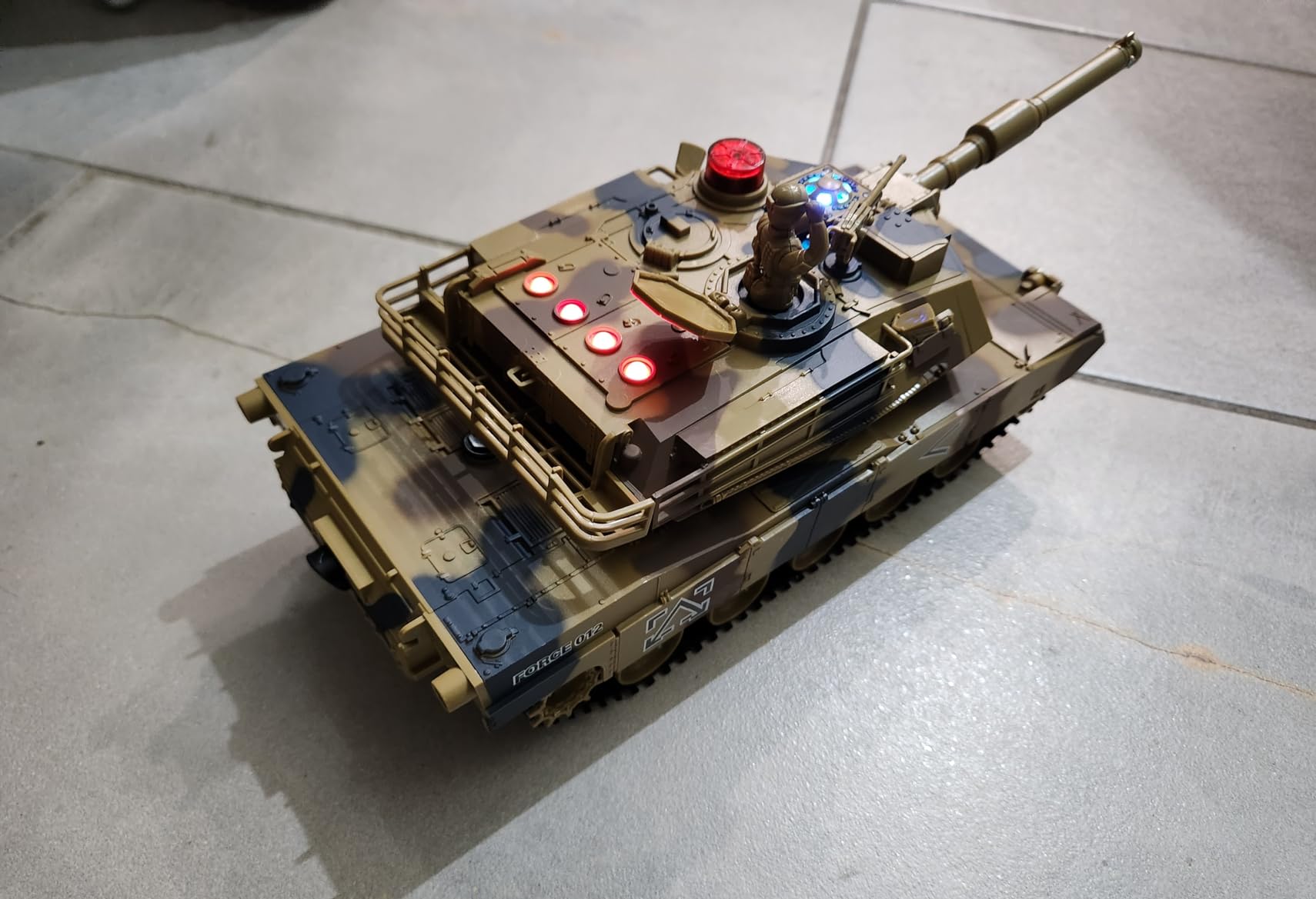 RC Tank Set, Army Battle Tanks with Spray,Remote Control Military Toys Set customer photo 1