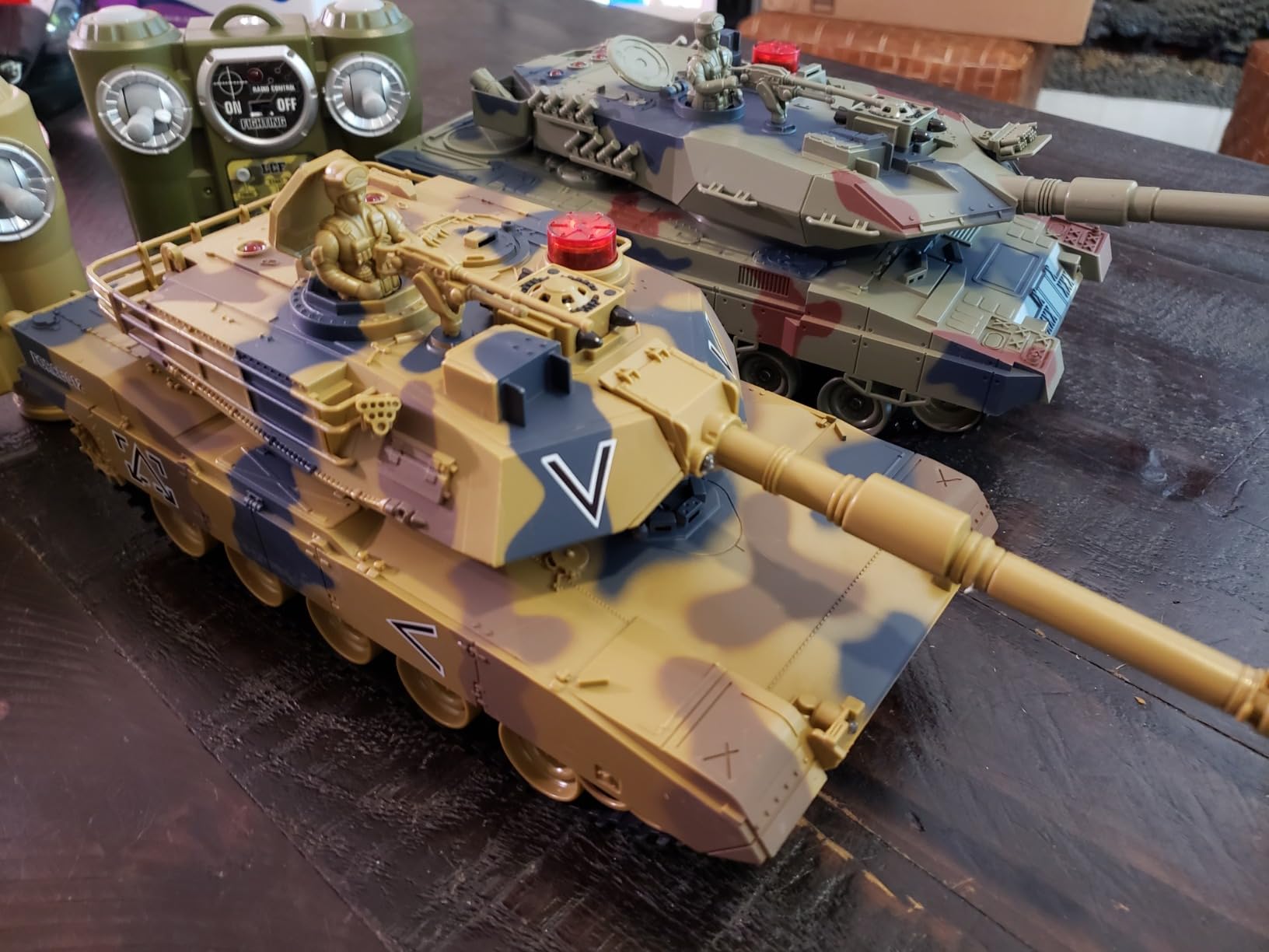 RC Tank Set, Army Battle Tanks with Spray,Remote Control Military Toys Set customer photo 2