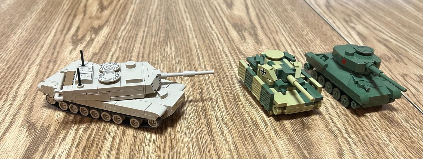 COBI Armed Forces Abrams M1A2 Tank Building Set, 174 Pieces customer photo 1