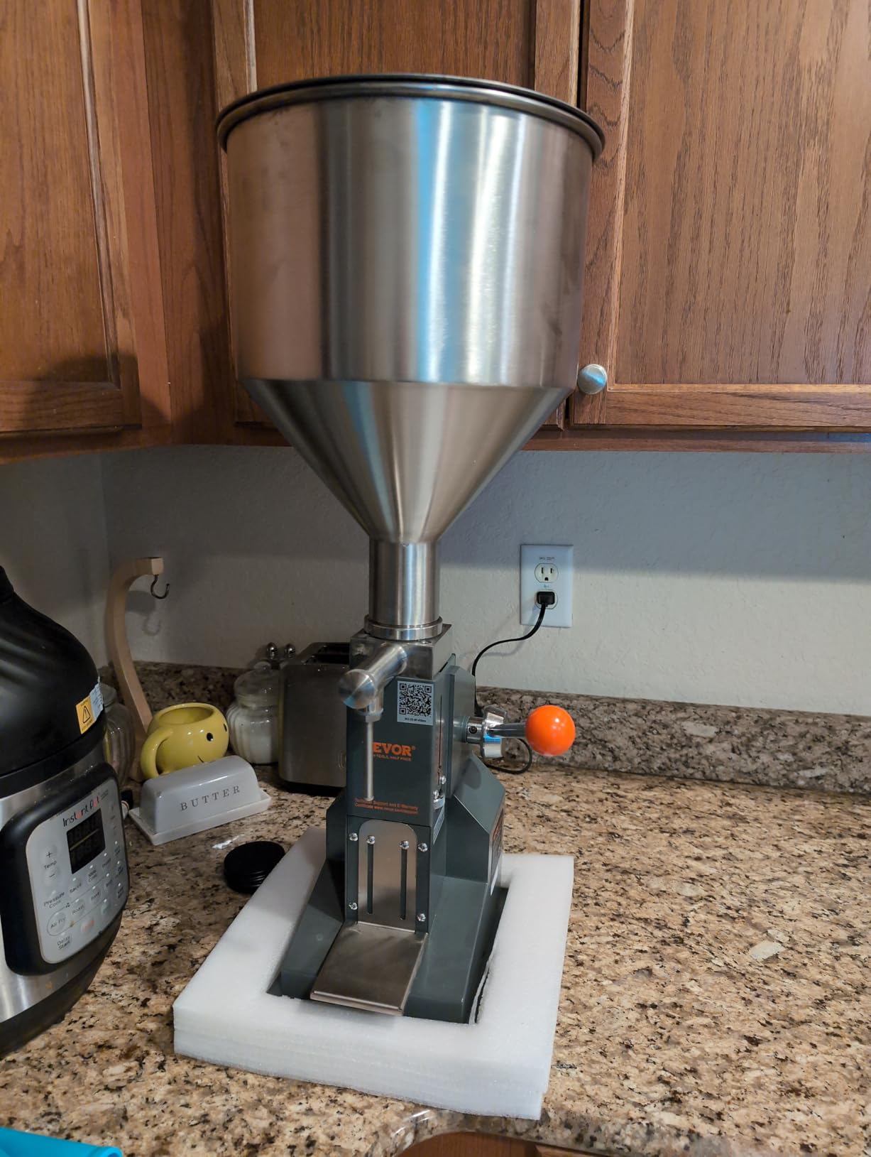 VEVOR Manual Paste Liquid Filling Machine, 5-100ml Adjustable Bottle Filling Machine, Stainless Steel Liquid Filler with 11.5L Hopper for Milk Water Juice Shampoo Honey customer photo 1