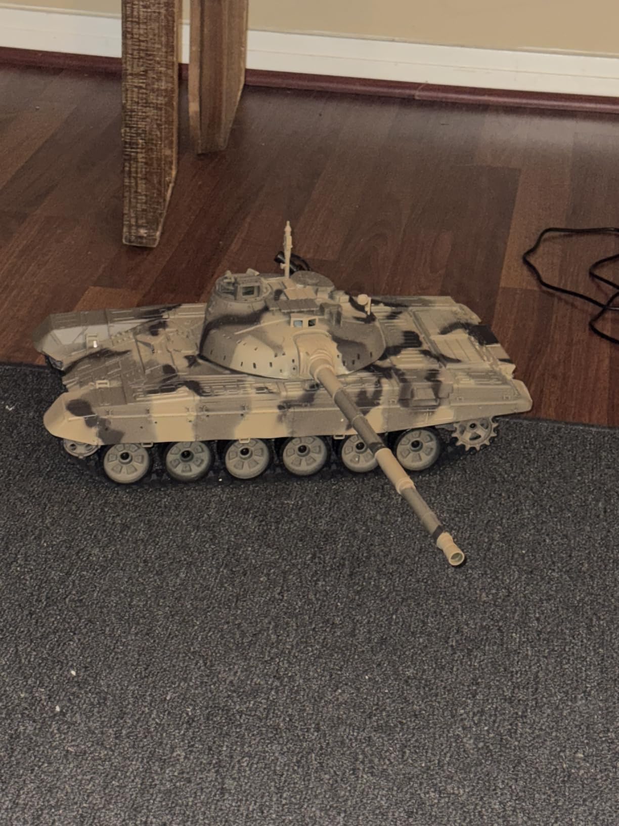 BESTYMXY RC Tank Russian T-90 Main Battle Tank, 1/16 2.4ghz Remote Control Vehicle with Sound & Light for Ages 14+ customer photo 1