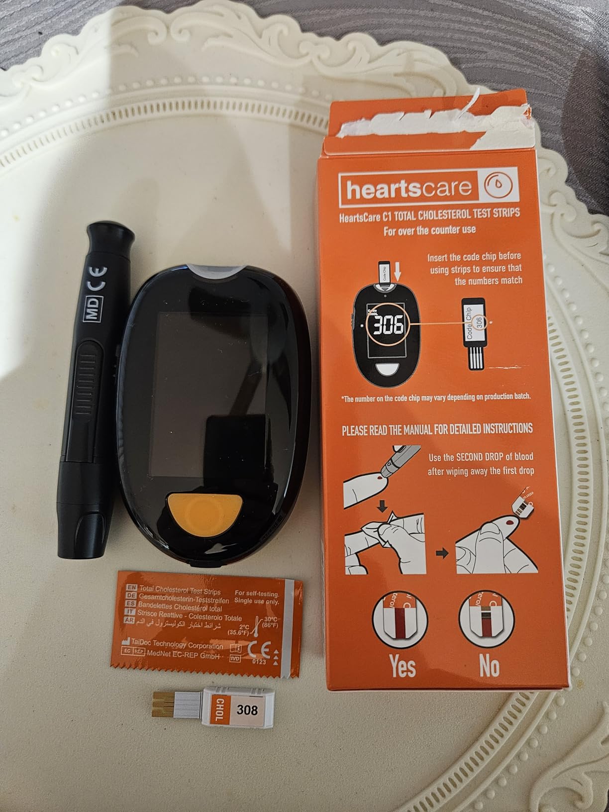 HeartsCare Total Cholesterol Testing kit - 20 Strips and 1 Meter with 3D Bluetooth HeartsHome app - Diet and Fitness Tracking customer photo 1