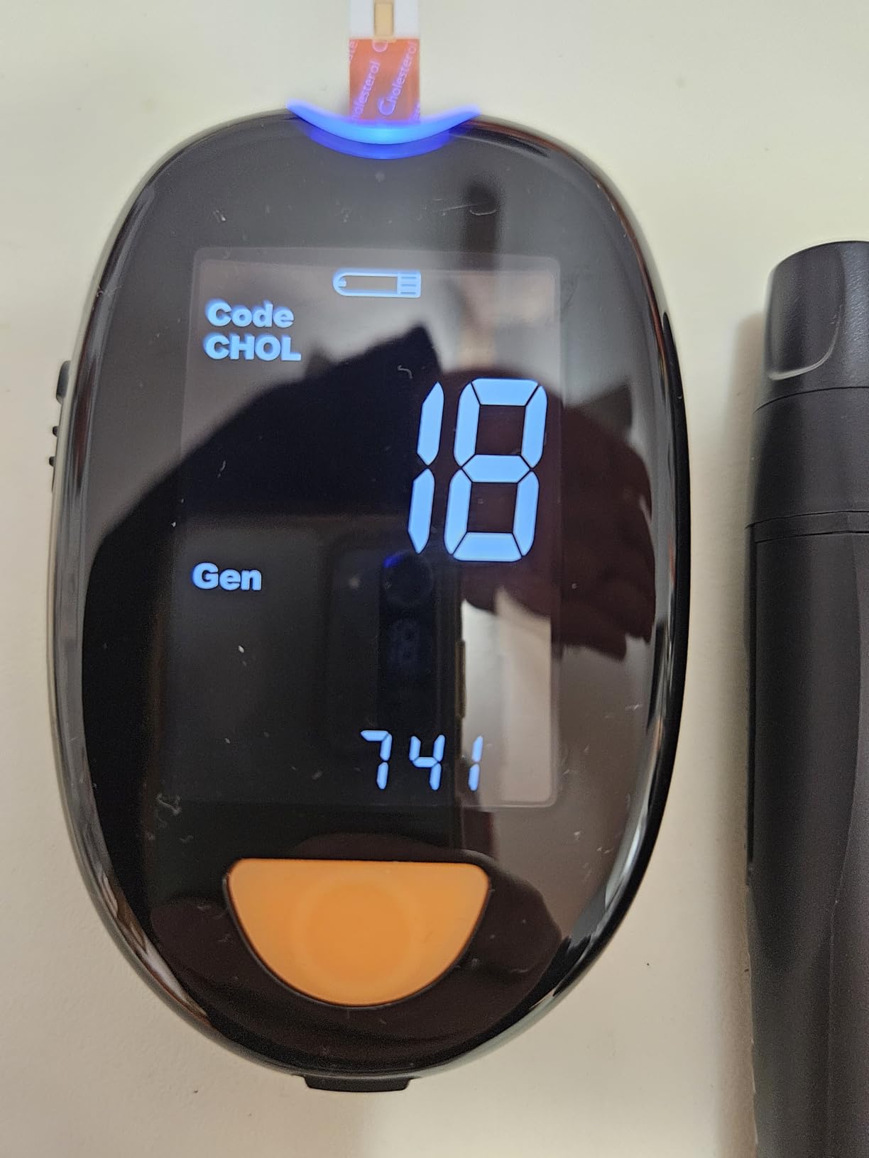 HeartsCare Total Cholesterol Testing kit - 20 Strips and 1 Meter with 3D Bluetooth HeartsHome app - Diet and Fitness Tracking customer photo 2