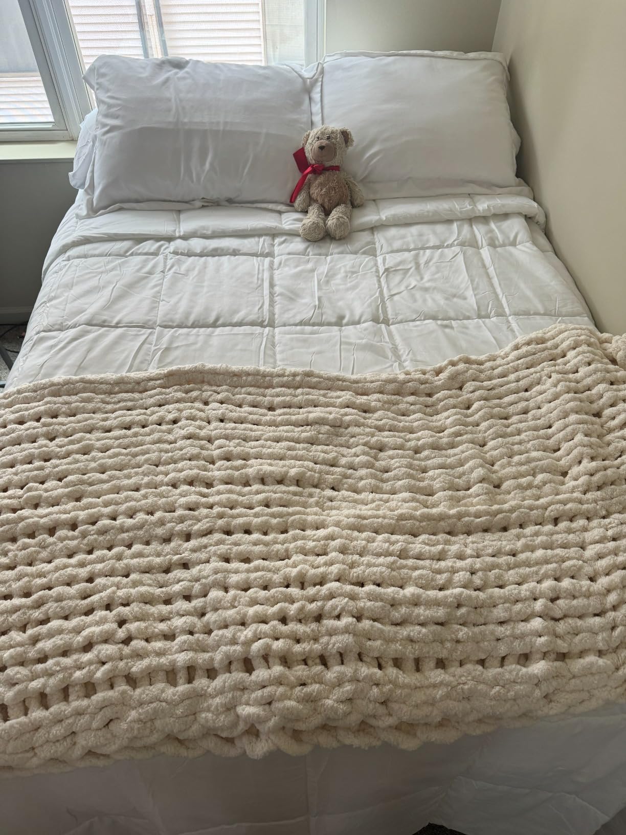 Negwoo Chunky Knit Throw Blanket, 50''*60'' Knitted Throw Chenille Yarn for Bed Couch, Handmade Cream Crochet Big Thick Blanket, Machine Washable Cute Comfy Blanket for Home Decor customer photo 2