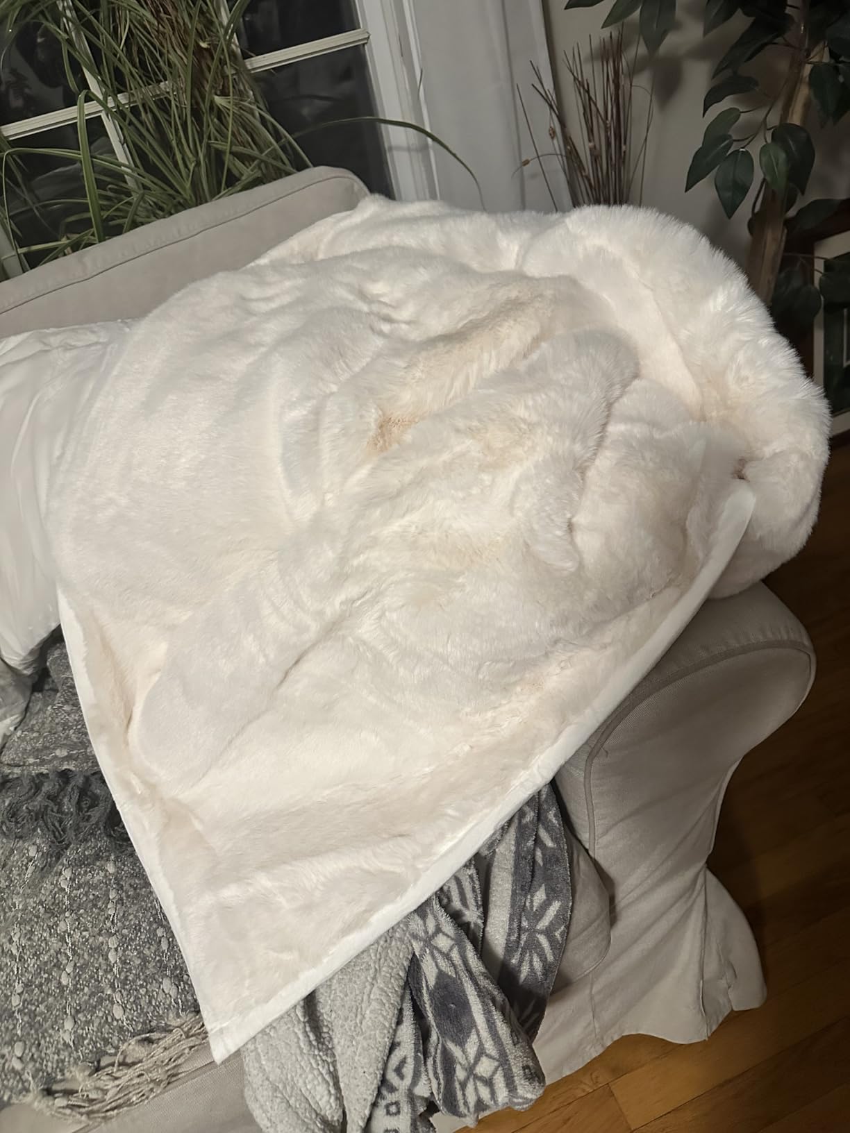 EVERGRACEHOME Faux Chinchilla Fur Throw Blanket, 50