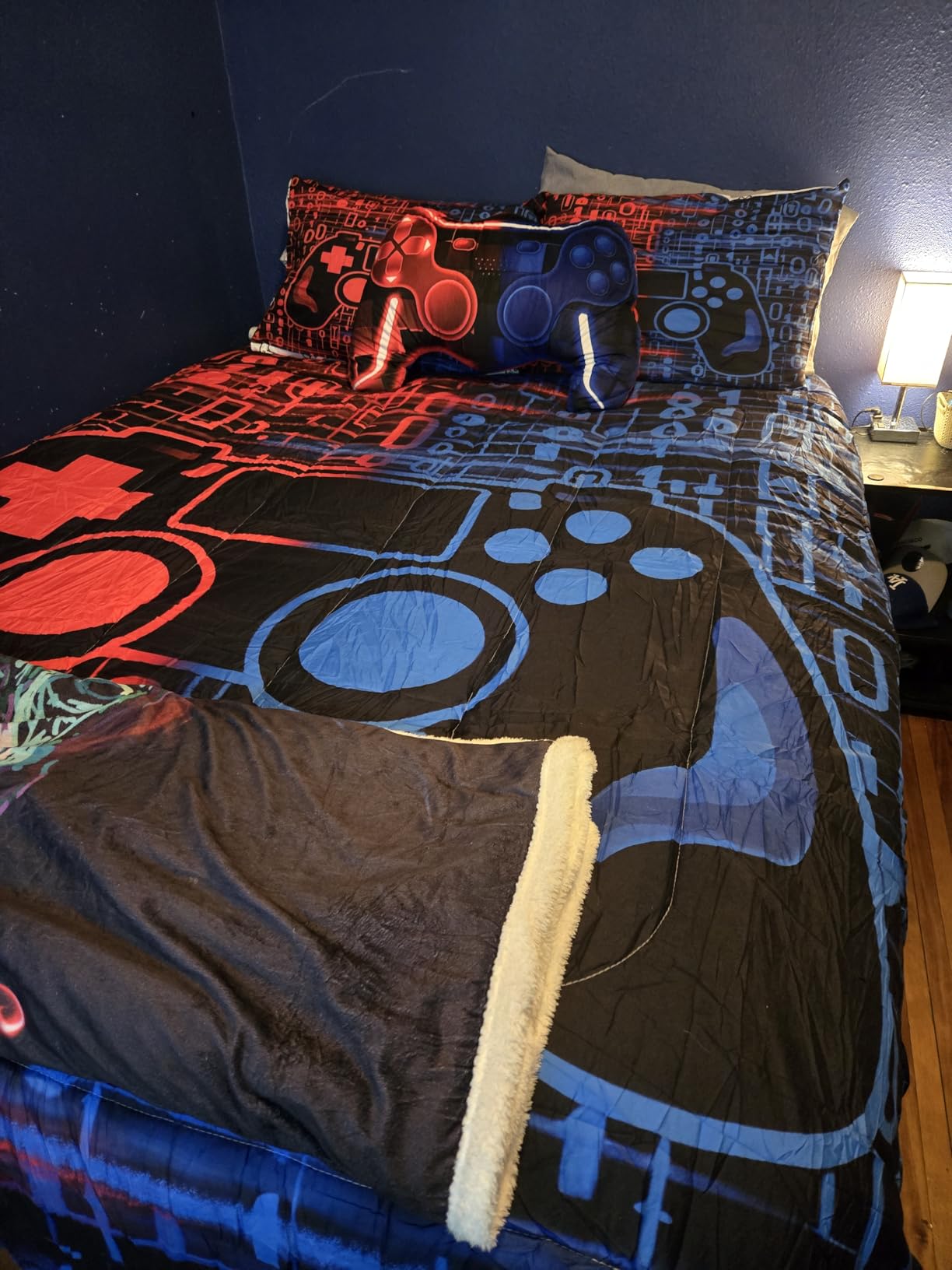 Feelyou Kids Gamer Comforter Set Queen Size, Galaxy Gaming Bedding Set Glitter Game Comforter Boys Girls Gamepad Teens Duvet Set Bedroom Decor Bed Set 3Pcs customer photo 2