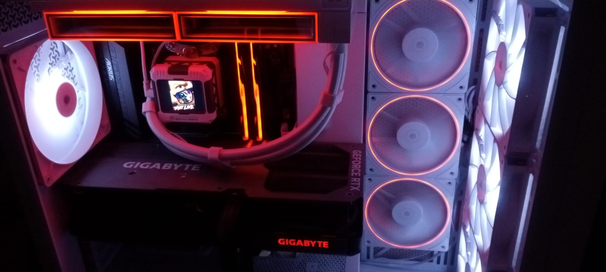 AMD RYZEN 7 9800X3D 8-Core, 16-Thread Desktop Processor customer photo 1