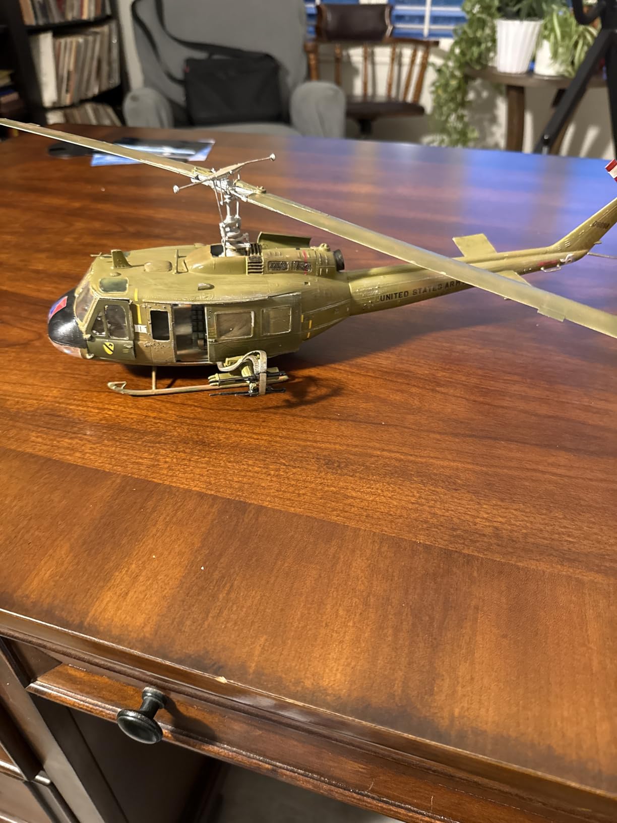 Trumpeter 05111 1/35 Scale UH-1B Huey Helicopter Model Kit customer photo 1