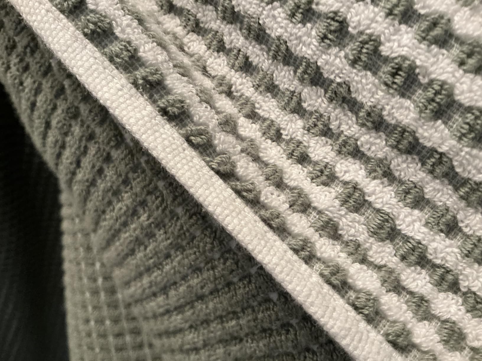 ONSEN Sculpted Terry Bath Towels, 100% American Cotton, Quick Dry Lint Free, Lightweight Absorbent Bath Towel Set with Hanging Loop, 28x55 in (Spruce, 2X Bath Towel) customer photo 2