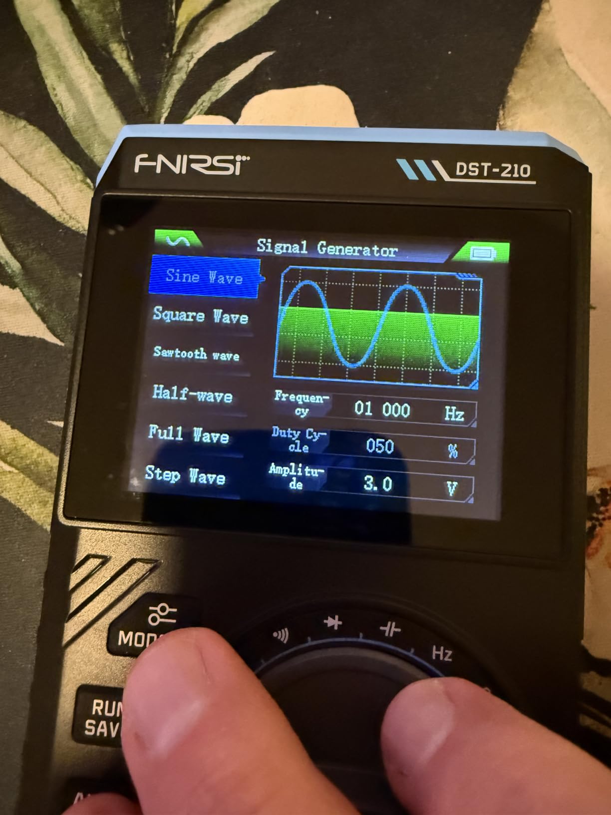 FNIRSI DST-210 3-in-1 10MHz Handheld Oscilloscope Multimeter DDS Generator customer photo 1