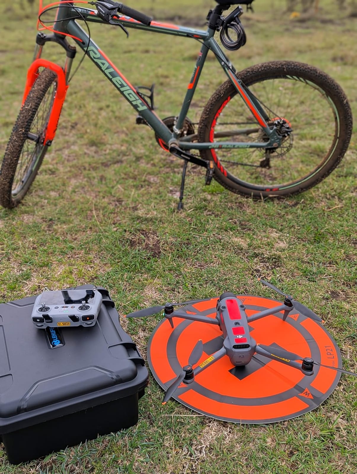 Lekufee Waterproof Hard Carrying Case for DJI Mavic 4 Pro Drone, Creator Combo, Fly More Combo, DJI RC Pro 2/RC 2, Battery (7 pcs), Charging Hub, and other Accessories (Case Only) customer photo 1