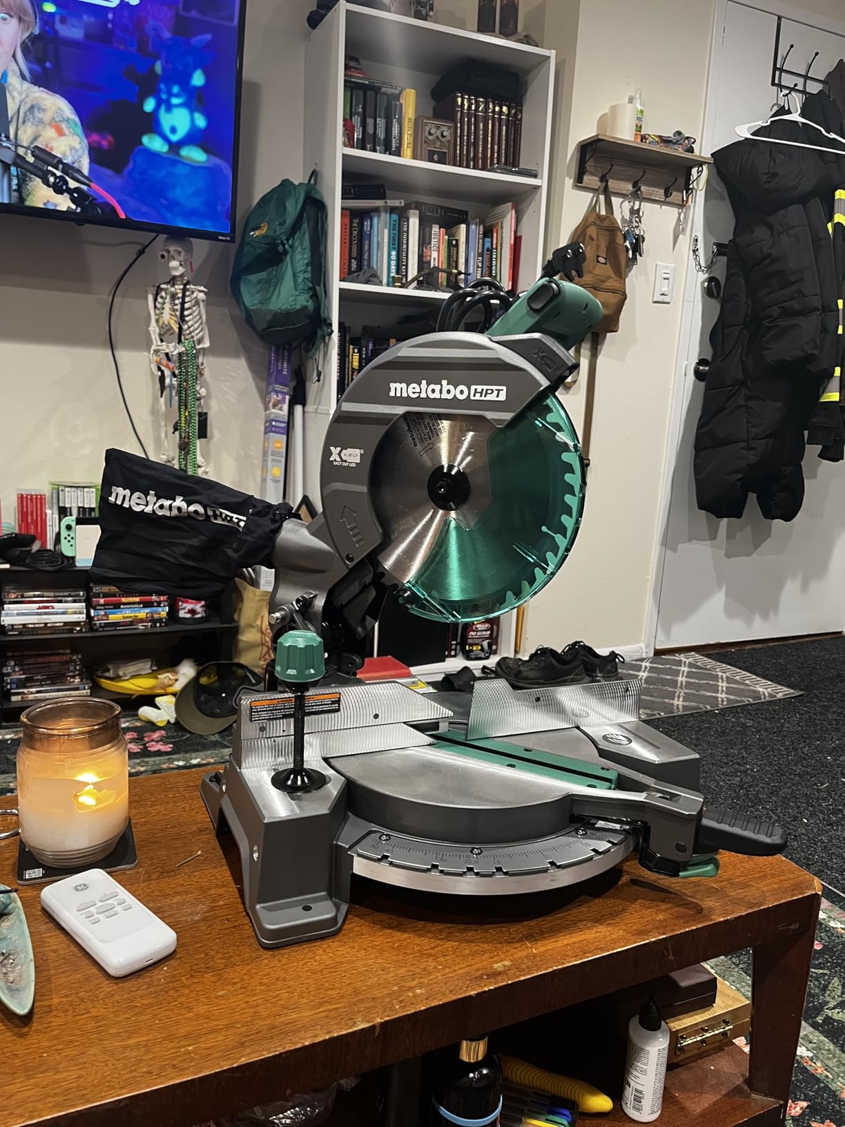 Metabo HPT 10-Inch Single Bevel Compound Miter Saw, 15-Amp Power Saw with Xact Cut Shadow Line, Precision Miter Angles, Single Bevel 0-45°, 40T TCT Miter Saw Blade, Lightweight Design, C10FCG2 customer photo 2