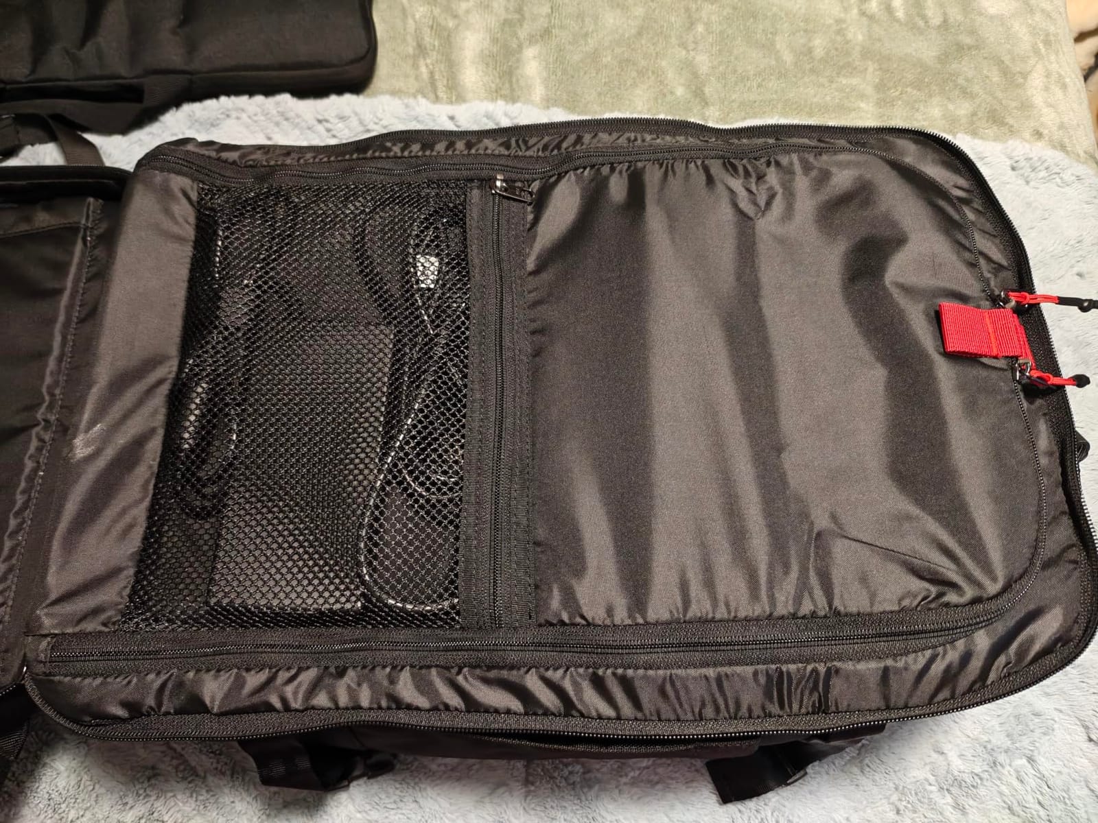 tomtoc Travel Backpack 40L, TSA Carry On Bag Flight Approved, PFAS Free | Carry on Luggage Backpack for Men Women, Water-resistant Business Airplanes Rucksack for Travel Essential Fit 17.3 Inch Laptop customer photo 2