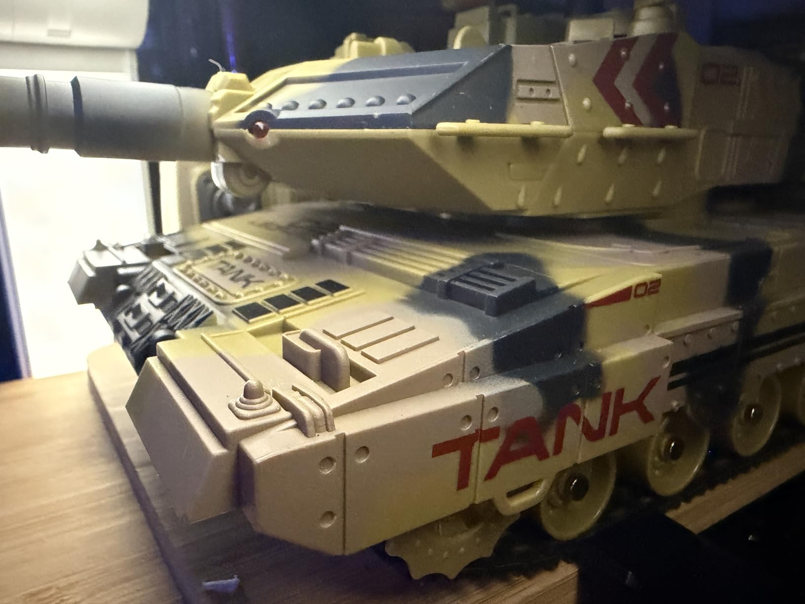 Supdex 1:24 RC Tank-2.4G Remote Control Army Tank that Shoot BBS with 360° Rotating Turret, Auto Demo, Sound, Light and Smoke, All-Terrain Climbing RC Military Vehicle Toy Gift for Boys Ages 8-12 customer photo 1