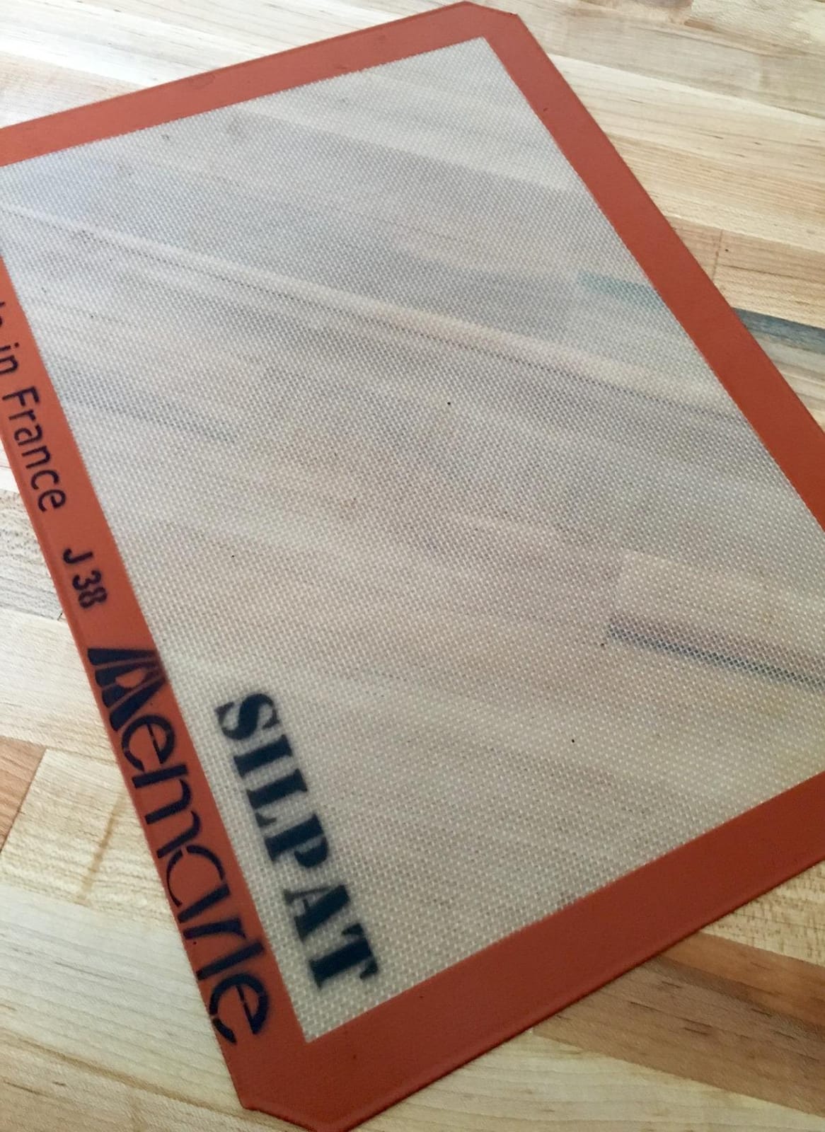 Silpat Premium Non-Stick Silicone Baking Mat, Half Sheet Size, 11-5/8 x 16-1/2, Orange customer photo 1