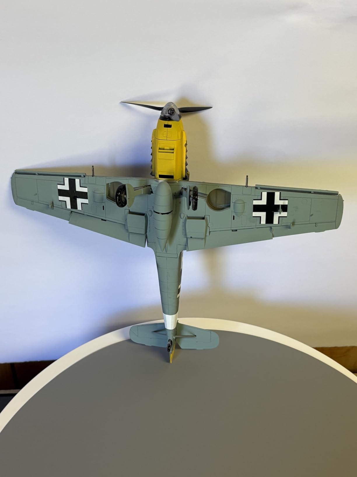 Tamiya 300061063 – 1: 48 WWII Model Set Messerschmitt BF109E-4/7 Trop customer photo 1