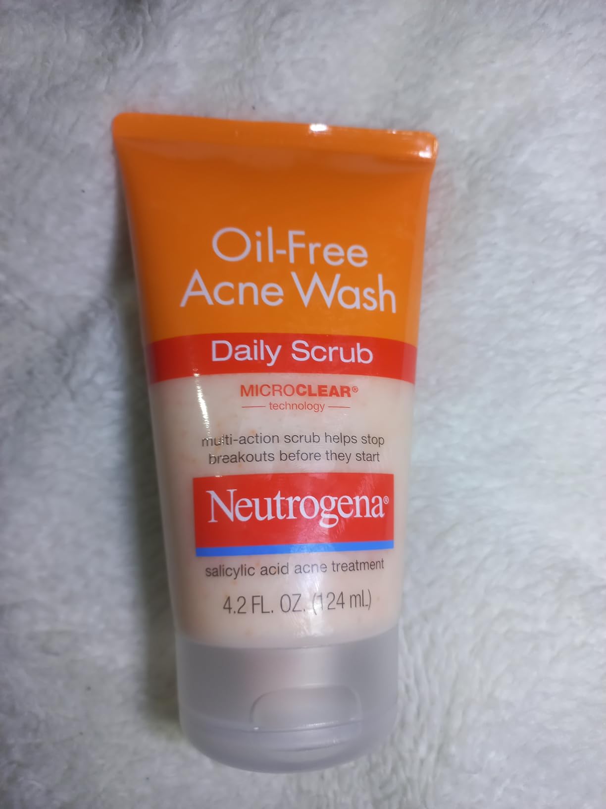 Neutrogena Oil Free Daily Acne Face Scrub, 4.2 oz customer photo 1