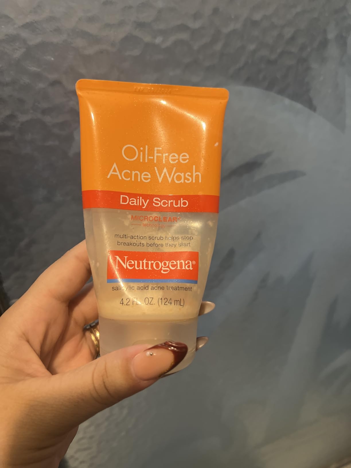 Neutrogena Oil Free Daily Acne Face Scrub, 4.2 oz customer photo 2