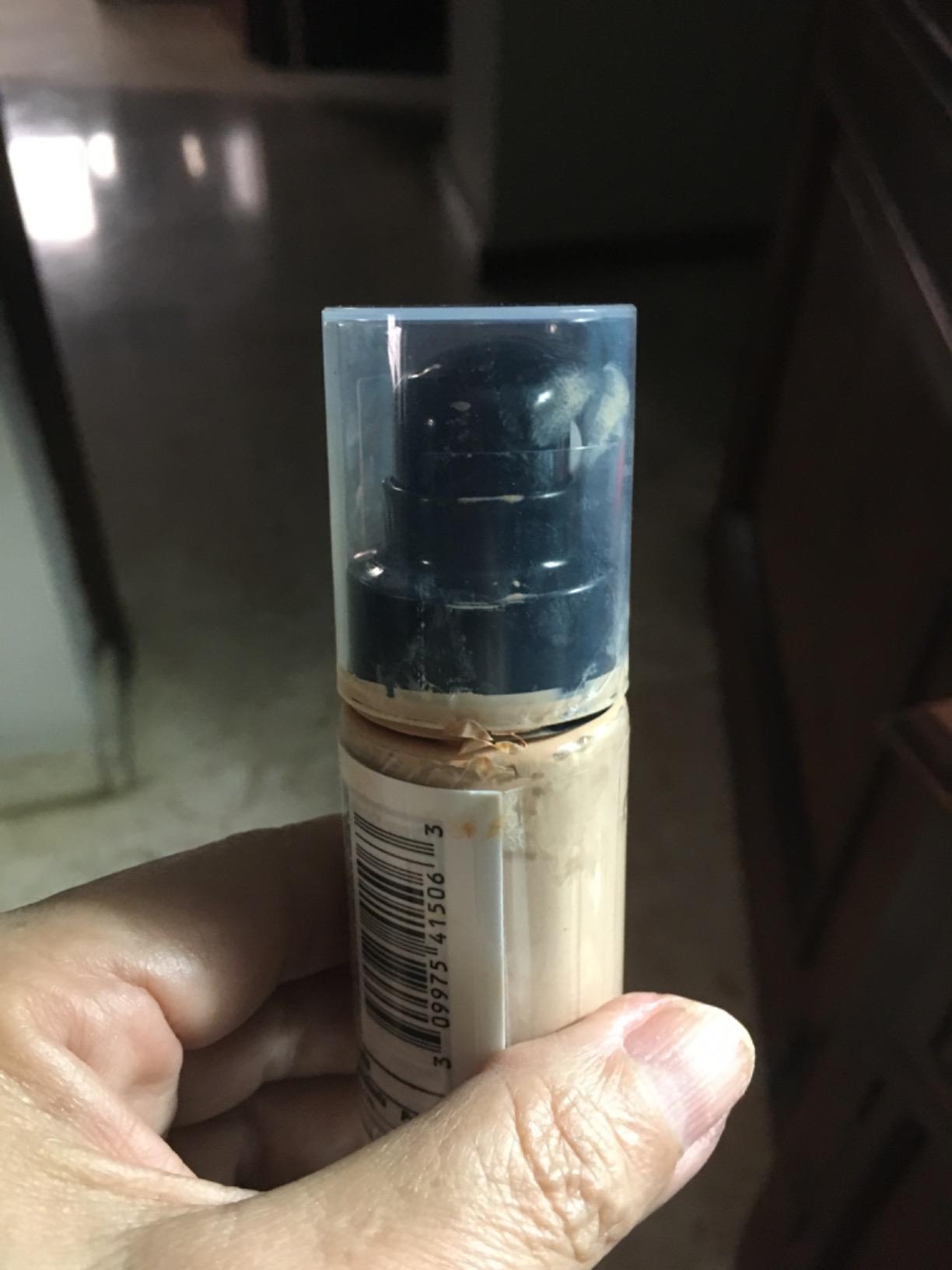 Revlon Colorstay Longwear Makeup Normal/Dry, 240 Medium Beige, 1 fl oz customer photo 1