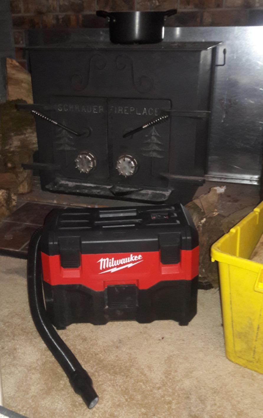 Milwaukee 0880-20 18-Volt Cordless Wet/Dry Vacuum, Red customer photo 2