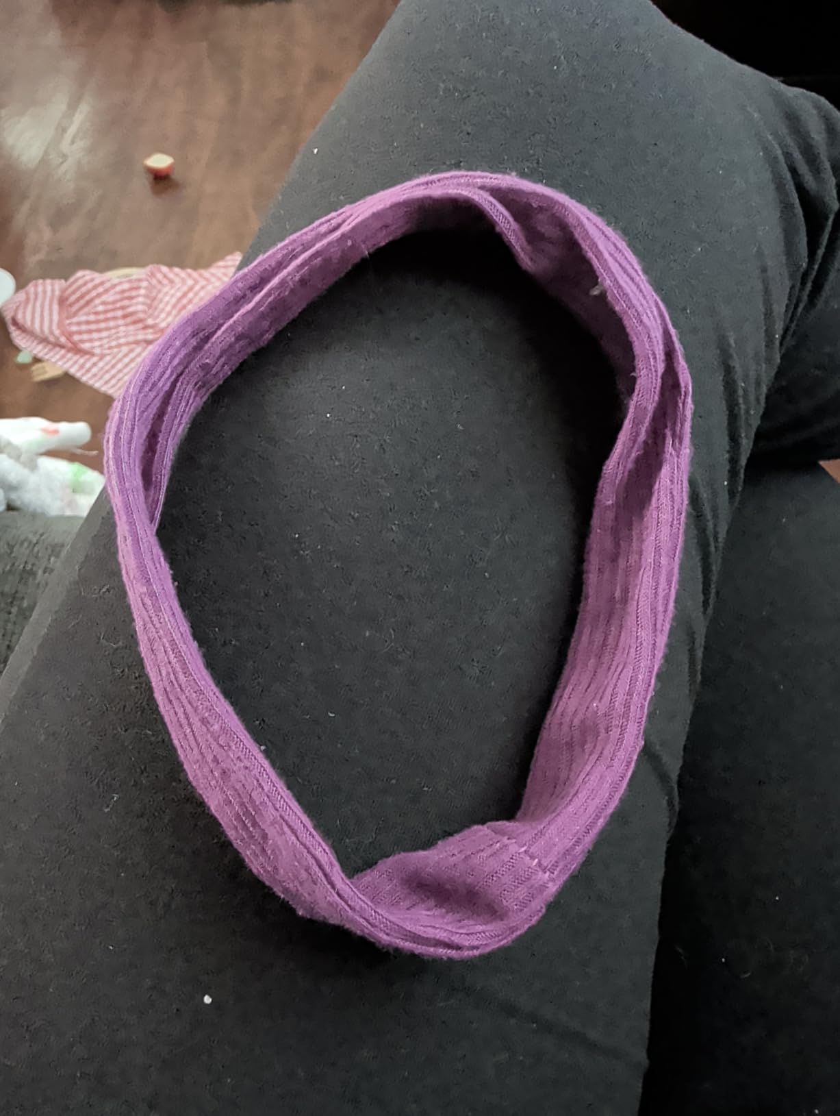 Goody Ouchless Jersey Scrunchies, 8 Ct, Black, Damage-Free, Dentless & Secure Hold Ties, Gentle Hair Accessories for Women & Men, All Day Comfort, All Hair Types customer photo 2