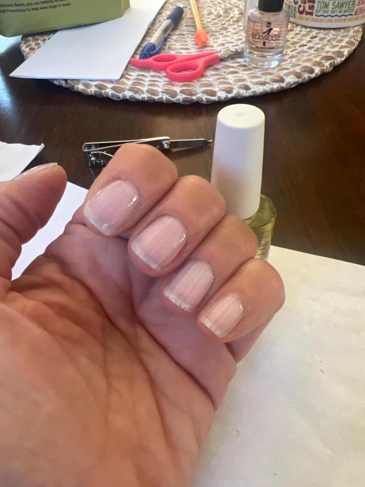 CND SolarOil Cuticle Oil, Natural Blend Of Jojoba, Vitamin E, Rice Bran and Sweet Almond Oils, Moisturizes and Conditions Skin (Packaging May Vary) customer photo 2