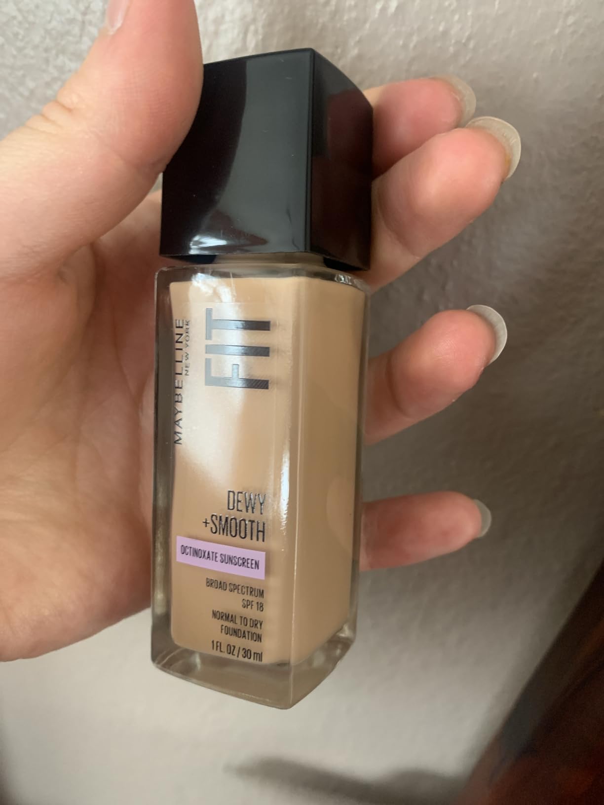 Maybelline Fit Me Dewy + Smooth Liquid Foundation Makeup, Classic Ivory, 1 Count (Packaging May Vary) customer photo 1