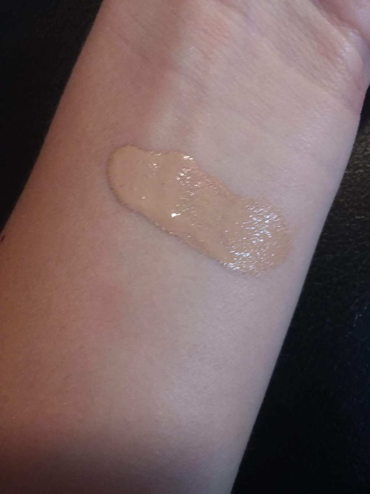Maybelline Fit Me Dewy + Smooth Liquid Foundation Makeup, Classic Ivory, 1 Count (Packaging May Vary) customer photo 2
