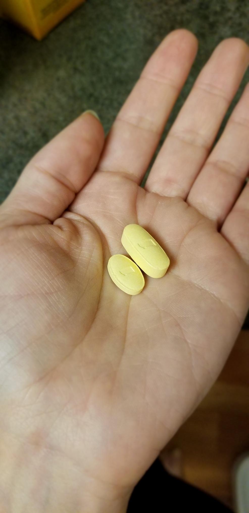 One A Day Women’s Petites Multivitamin,Supplement with Vitamin A, C, D, E and Zinc for Immune Health Support, B Vitamins, Biotin, Folate (as folic acid) & more,Tablet, 160 count customer photo 2