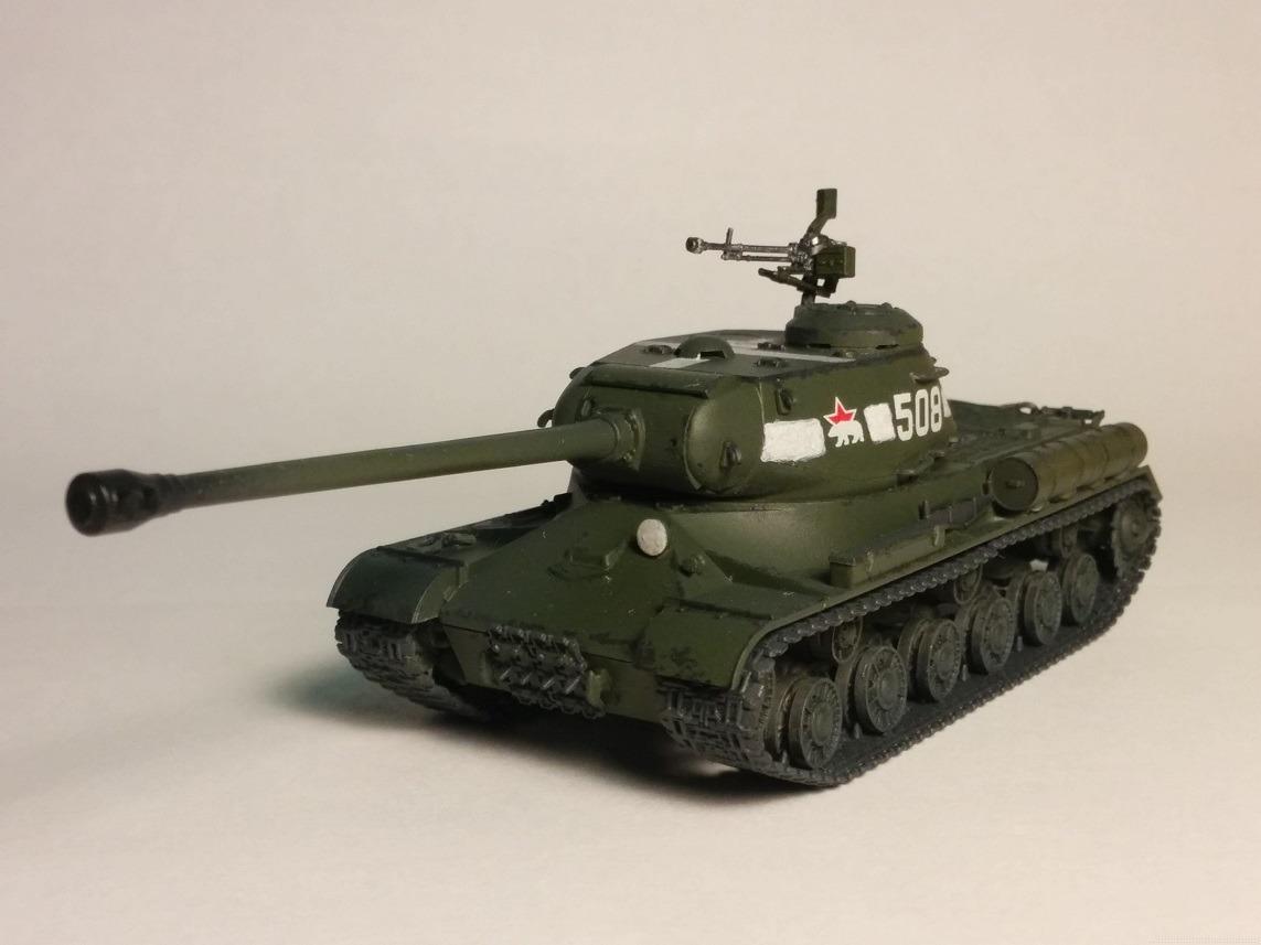 ZVEZDA 5011 - Soviet Heavy Tank IS-2 - Unpainted Plastic Kit - Scale 1:35 94 Parts 5.4