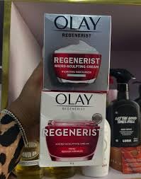 Olay Face Moisturizer, Regenerist Micro-Sculpting Cream for Women, Fragrance-Free - Anti-Aging, Anti-Wrinkle, Firming Skin Care - Triple Collagen Cream, Peptide, Hyaluronic Acid, Niacinamide, 1.7oz customer photo 1