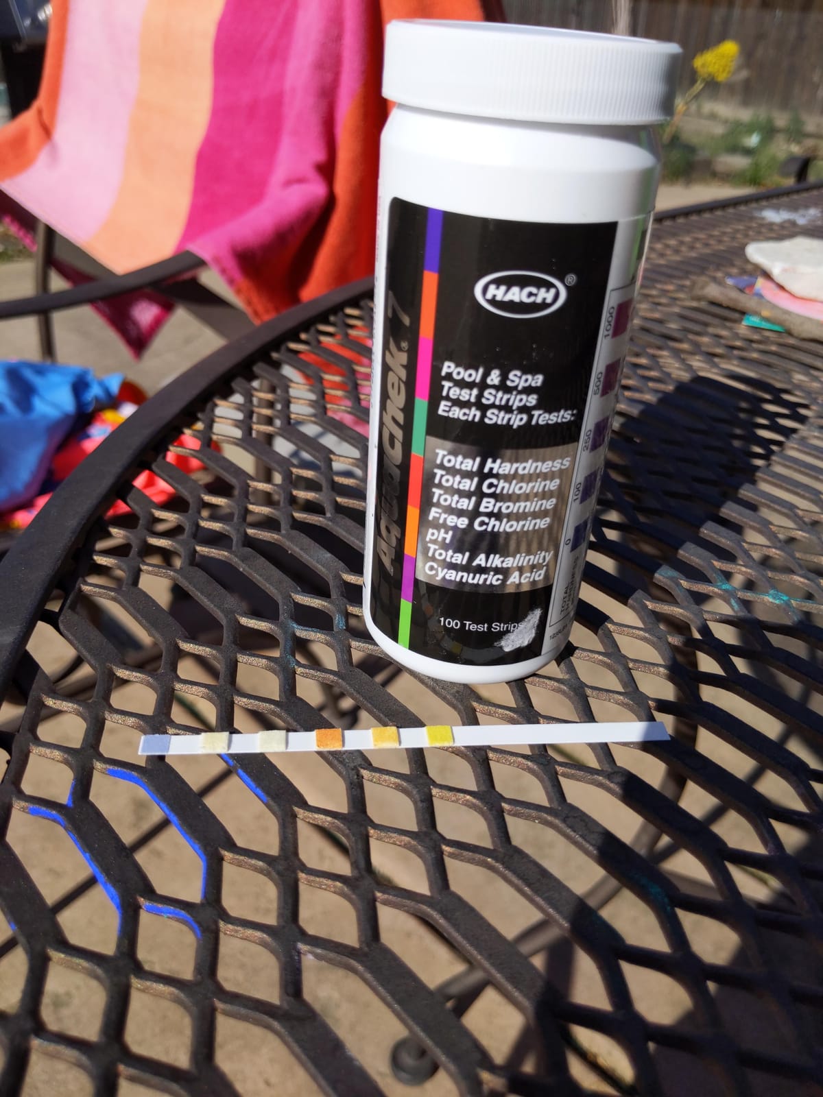 AquaChek 7-Way Pool and Spa Test Strips - Silver Pool Test Strips For pH, Total Chlorine, Free Chlorine, Bromine, Alkalinity, Total Hardness, and Cyanuric Acid - Water Quality Testing Kit (100 Strips) customer photo 1