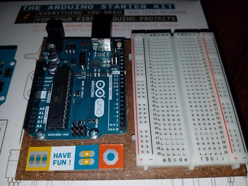 Official Arduino Starter Kit [K000007] - 12 DIY Projects with Electronic Components & English Projects Book - Original Kit from Italy customer photo 2