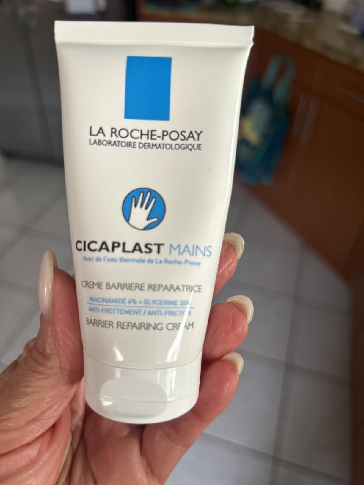 La Roche-Posay Cicaplast Hand Cream with Shea Butter for Dry Hands customer photo 2