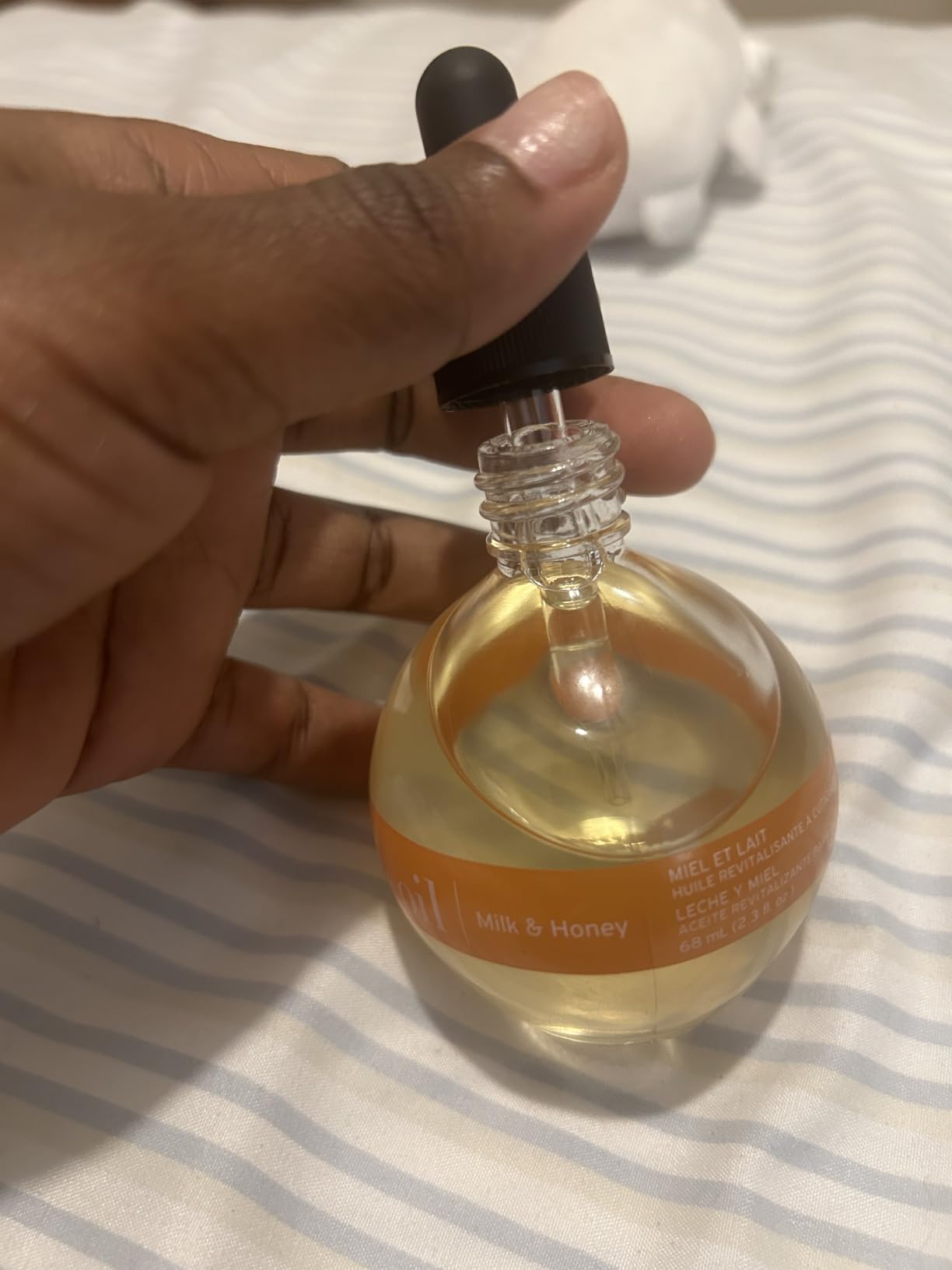 Cuccio Naturale Milk & Honey Revitalizing Cuticle Oil, Lightweight Fast-Absorbing Hydrating Nail & Cuticle Conditioner, Cold-Pressed Oils + Vitamin E, 2.30 Fl Oz customer photo 2