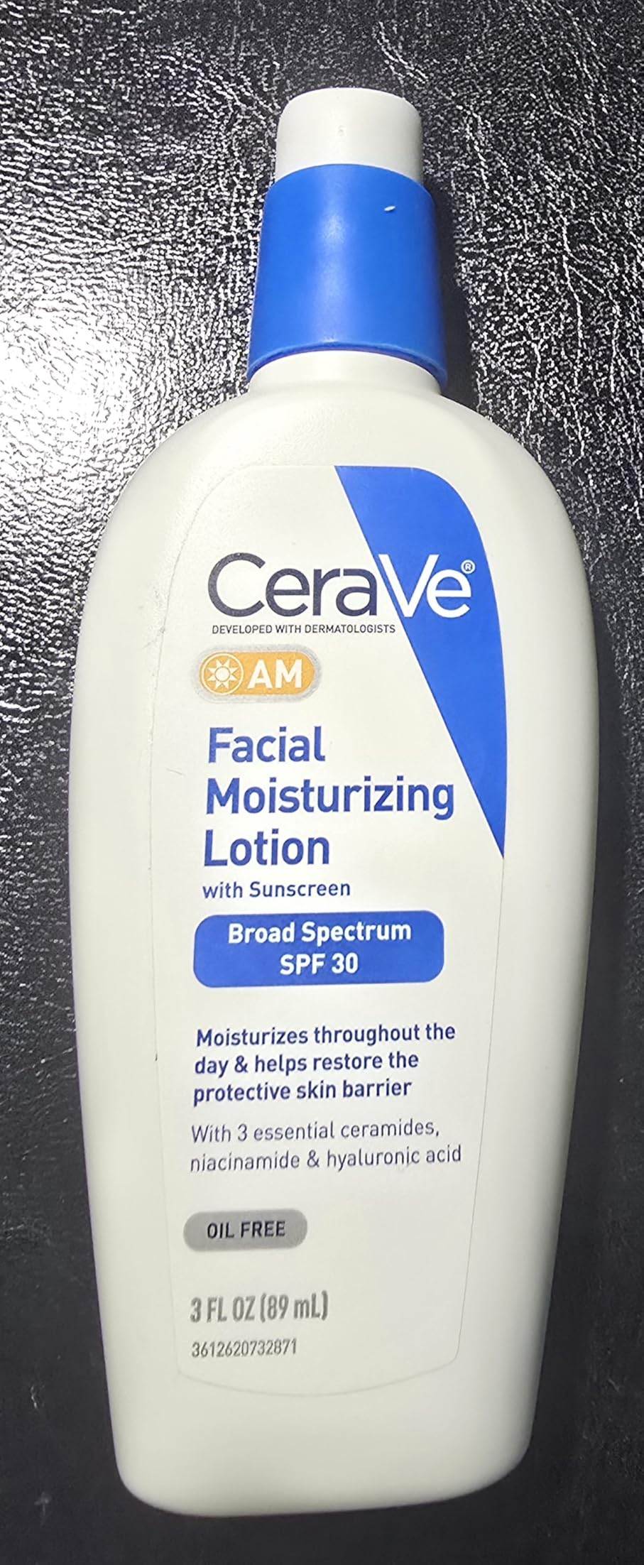 CeraVe AM Oil Face Moisturizer Lotion, Sunscreen for Face, SPF 30, 3oz customer photo 1