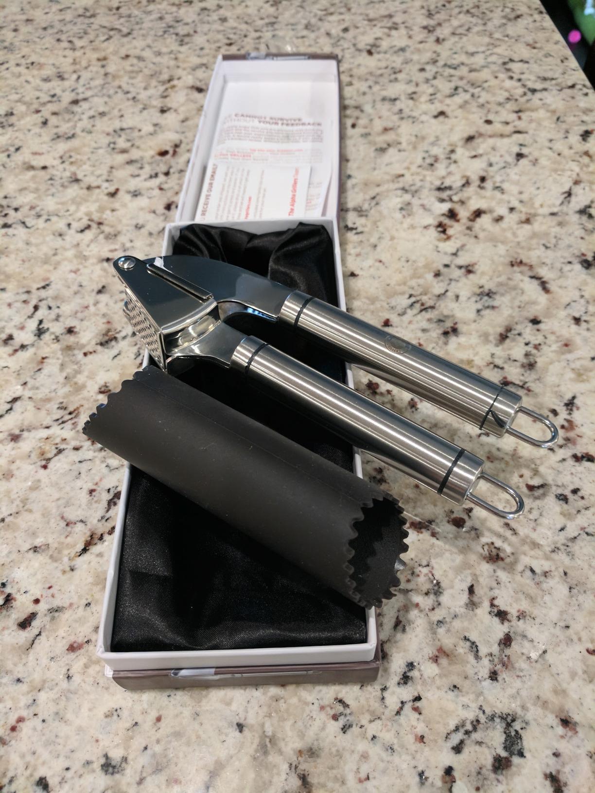 Alpha Grillers Garlic Press Stainless Steel, Mincer, Crusher & Peeler customer photo 1